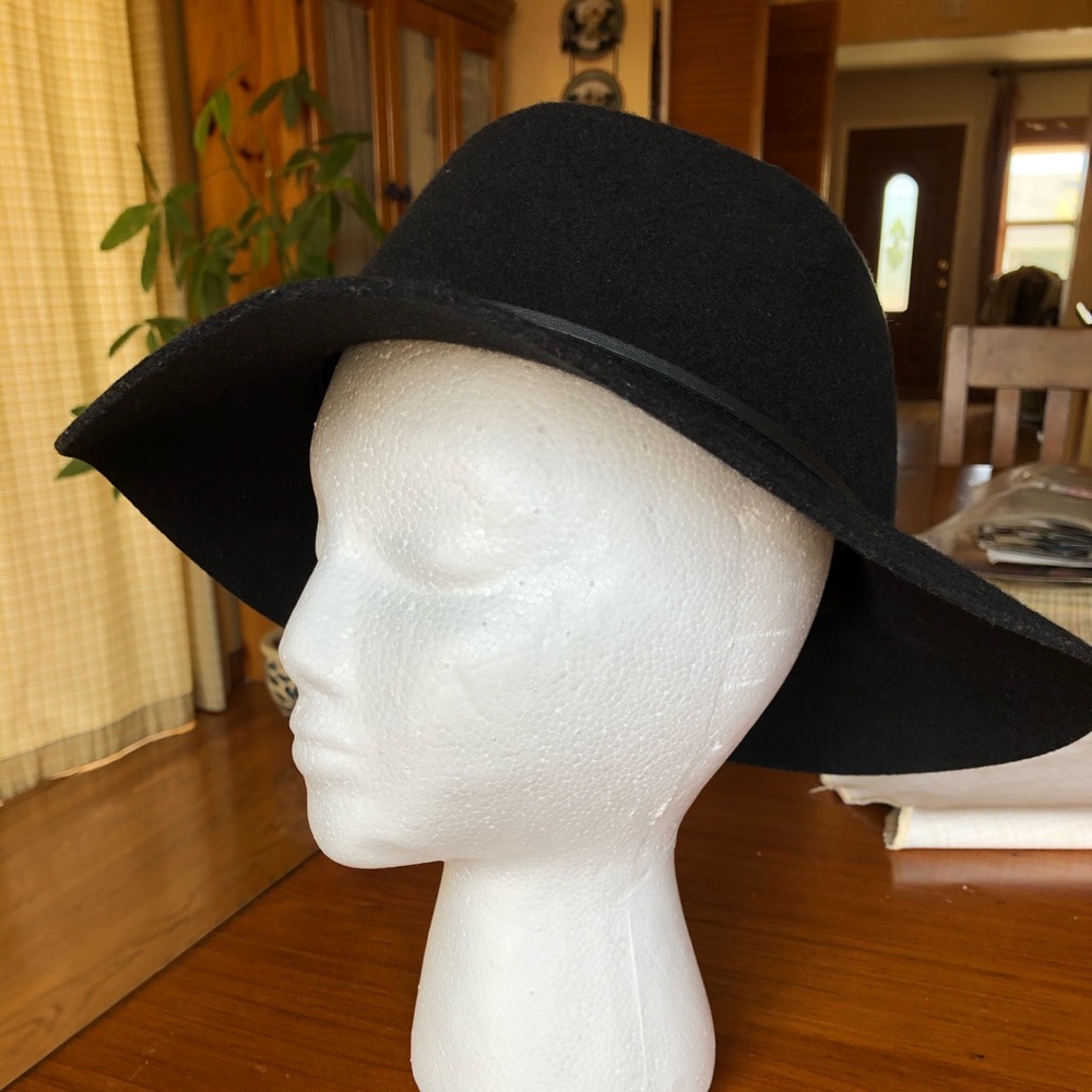 BLACK WOOL LADIES HAT